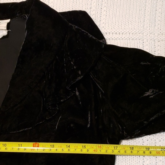 Vintage velvet jacket - Picture 6 of 8